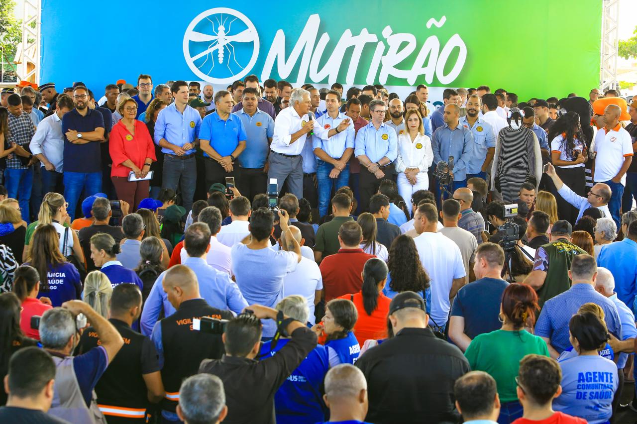 Governador Ronaldo Caiado esteve na divisa de Goiânia e Aparecida para acompanhar o início do mutirão de limpeza contra a dengue 