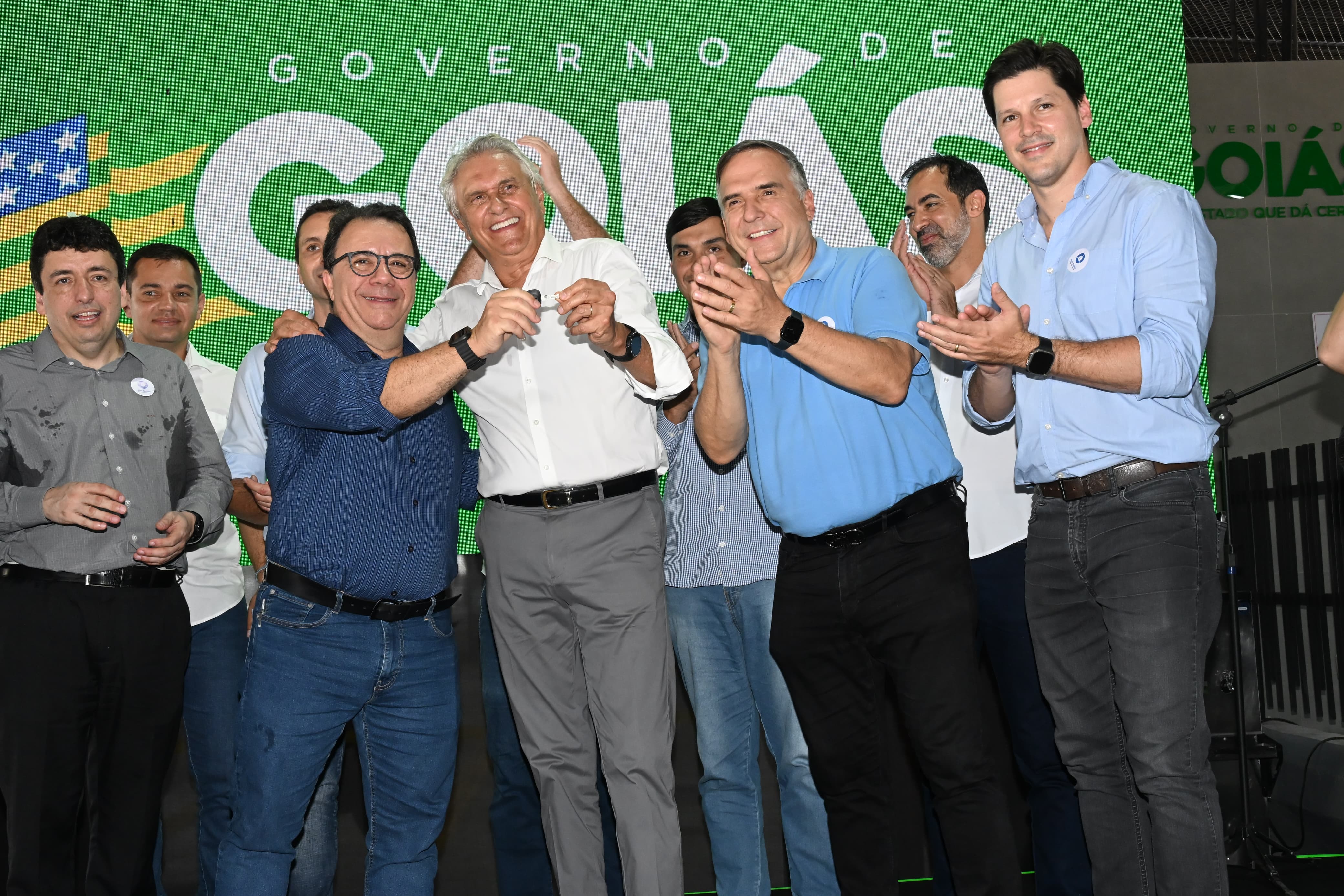 Governador Ronaldo Caiado, acompanhado de auxiliares, realiza visita e inauguração das novas instalações do terminal Novo Mundo, em Goiânia