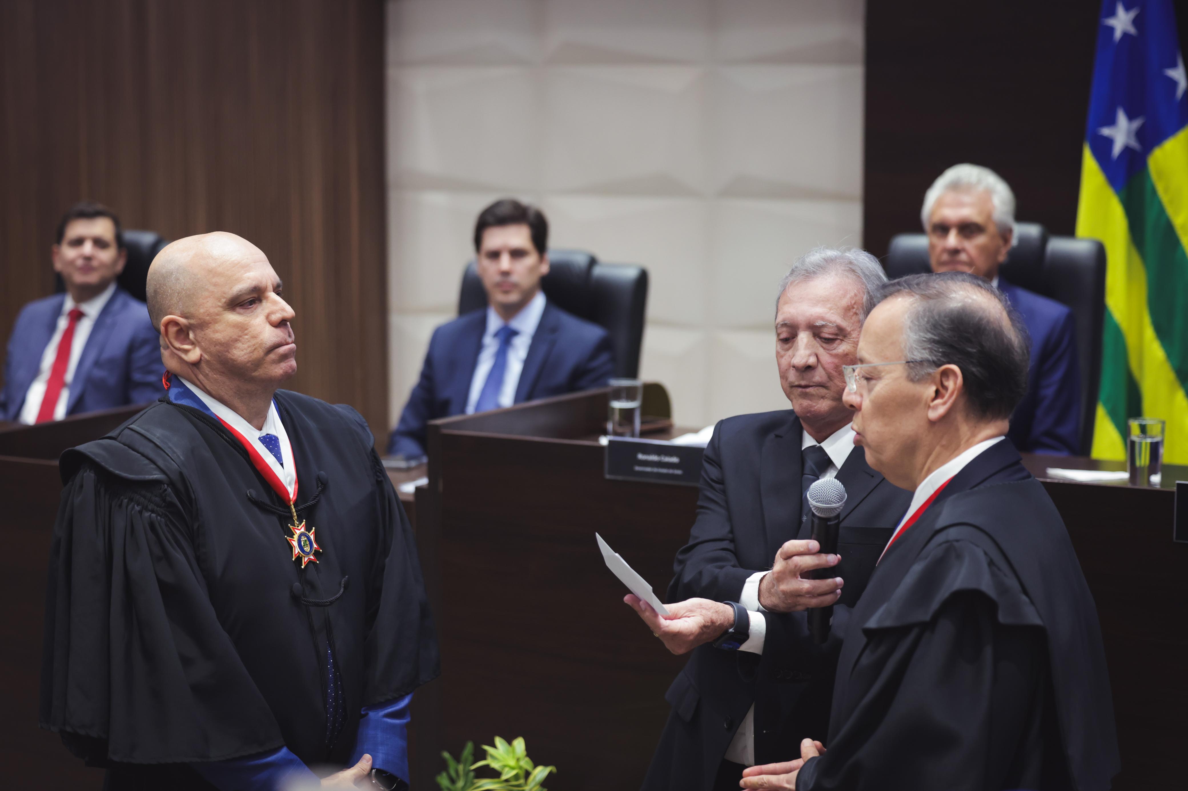 Caiado prestigia posse de novos dirigentes do Tribunal de Justiça de Goiás e destaca convivência harmoniosa