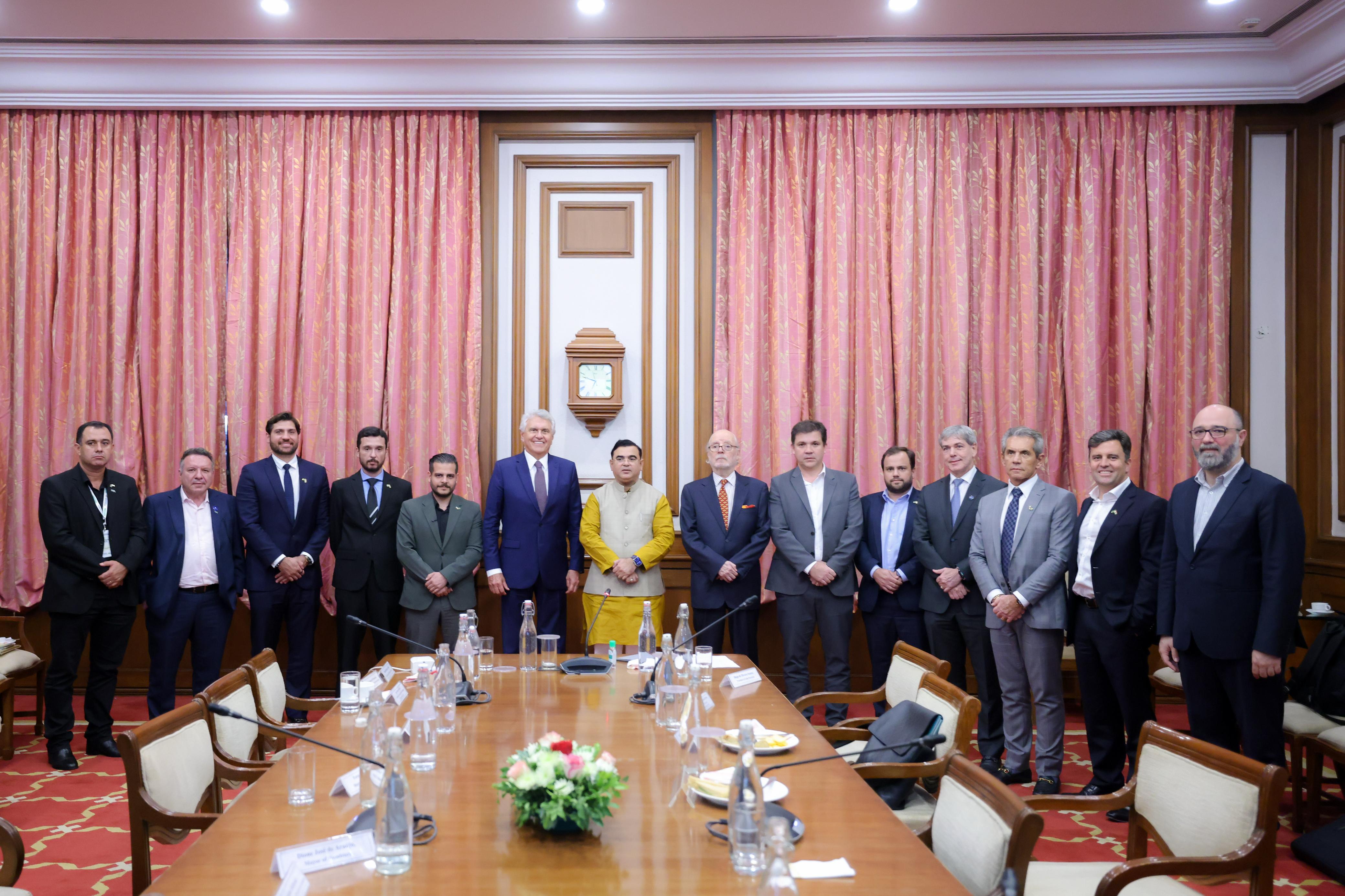 Governador Ronaldo Caiado durante reunião com representantes do Ministério da Agricultura de Maharashtra