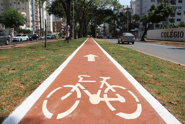  Em janeiro e fevereiro de 2025, foram registradas 952 infrações relacionadas ao desrespeito a ciclofaixas e ciclovias