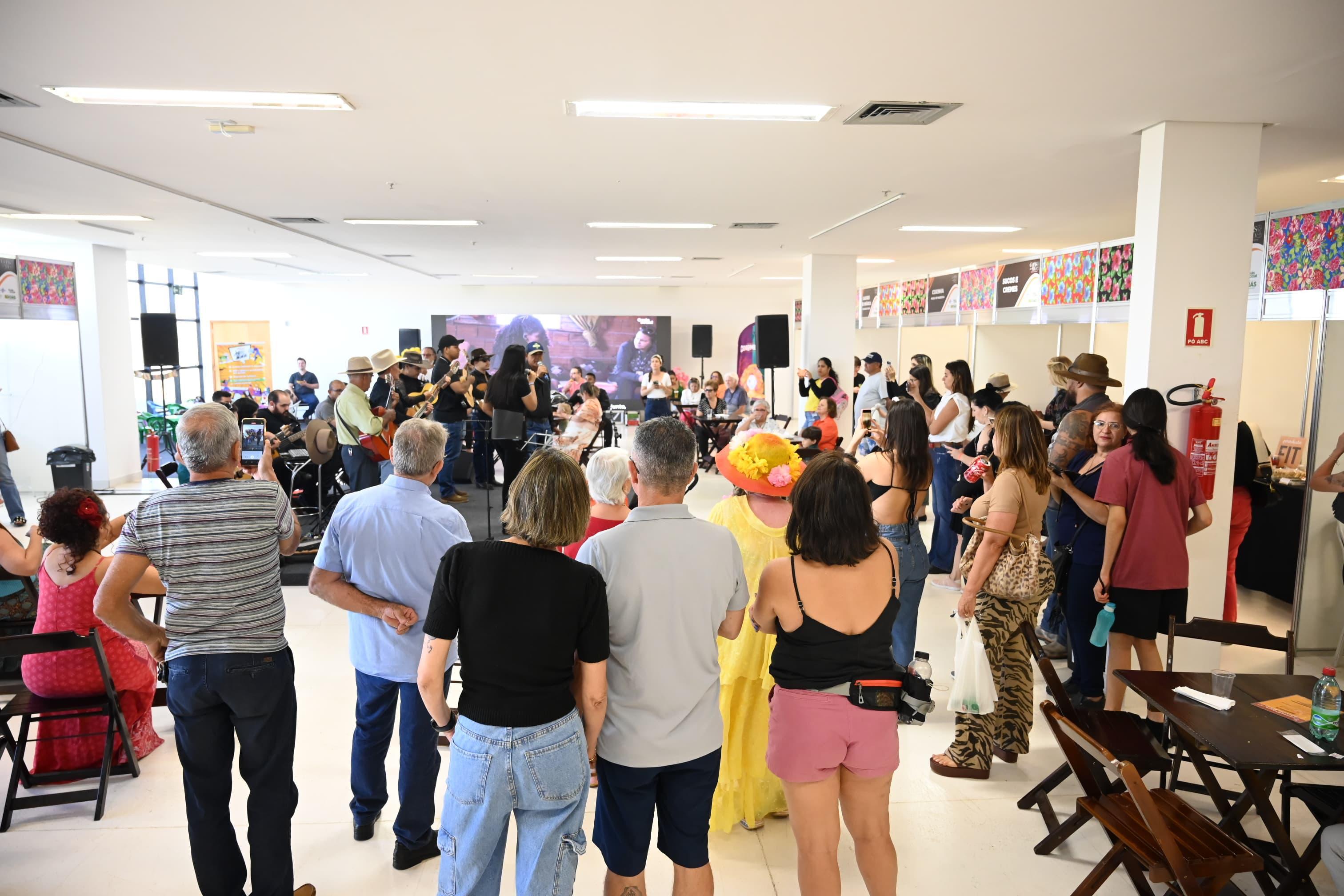 Goiânia: Goiás Feito à Mão terá edição de Natal na Praça Cívica