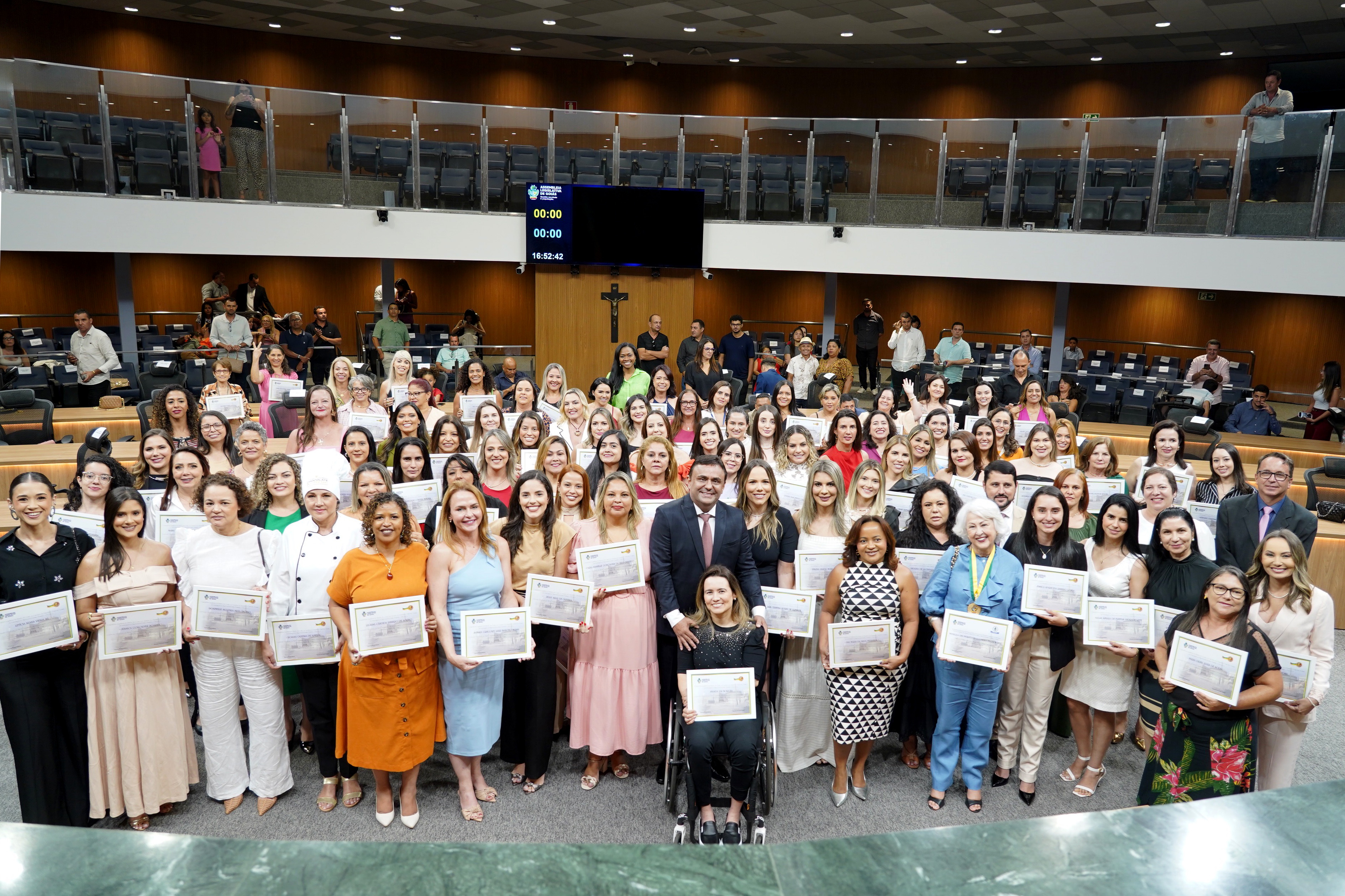 Assembleia Legislativa reconhece trabalho de mulheres empreendedoras em sessão solene