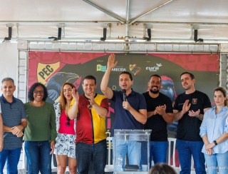 Aparecida de Goiânia: Prefeito Leandro Vilela acompanha torneio que observa promessas do futebol e a pratica esportiva