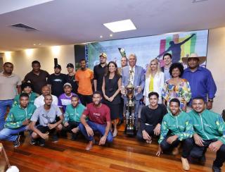 Caiado, Gracinha e Daniel recebem campeões nacionais da Copa Quilombola de futebol