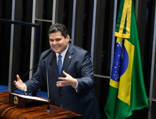 Brasil: Davi Alcolumbre é eleito presidente do Senado Federal e retoma comando da Casa