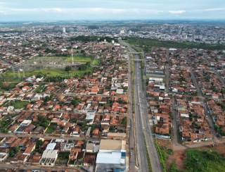 Catalão: Prefeitura via Secretaria Municipal de Planejamento e Regulação notifica proprietários para limpeza de terrenos