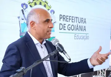 Prefeito Rogério Cruz anuncia concurso público com mais de 1,3 mil vagas para educação, saúde e assistência social. Edital será publicado após feriado de Carnaval