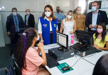 Primeira-dama Gracinha Caiado inaugura primeiro Centro de Recondicionamento de Computadores e Capacitação (CRC) do Estado, que oferece formação profissional tecnológica para jovens