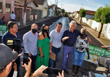 Governador Ronaldo Caiado junto com Allisson vistoria obras do programa Goiás em Movimento - Eixo Municípios em Goiandira, na região Sudeste do Estado