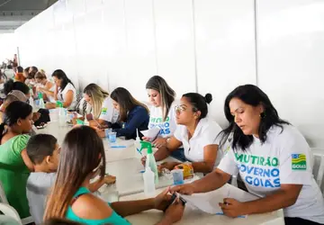 Servidores do Governo de Goiás levam serviços de saúde à população. Categoria foi beneficiada com pagamento de progressões e reajuste salarial