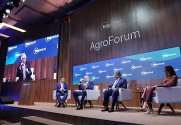  Governador Ronaldo Caiado, ao lado dos colegas Tarcísio de Freitas e Mauro Mendes, defende força do setor do agronegócio para economia do país