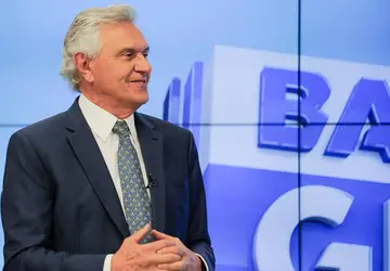 Governador Ronaldo Caiado destaca redução do tempo de espera por cirurgias eletivas e queda da criminalidade durante entrevista à Record TV