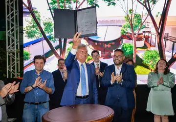 Caiado assina ordem de serviço para reforma do Lyceu e reafirma compromisso para que Goiás tenha a melhor educação pública do país