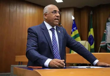 Prefeito Rogério encaminha para o Legislativo proposta que eleva o valor pago pelo Auxílio Locomoção para os servidores administrativos da Educação