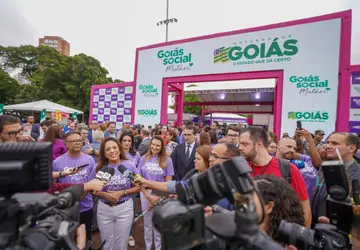 Gracinha Caiado na abertura do Goiás Social Mulher na Praça Cívica: iniciativa pensada para oferecer proteção, cuidado e transformação de vida
