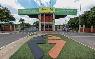 Governo de Goiás abre processo seletivo para preencher 100 vagas para examinadores de trânsito no Detran-GO, com salários de R$ 3.360,00