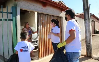 Anhanguera promove mais um mutirão Íris Rezende de limpeza e combate à dengue