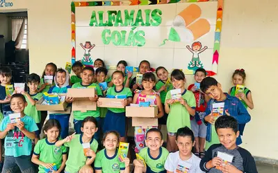 Goiás: Secretaria de Estado de Educação entrega mais de 180 mil kits de materiais escolares para municípios goianos