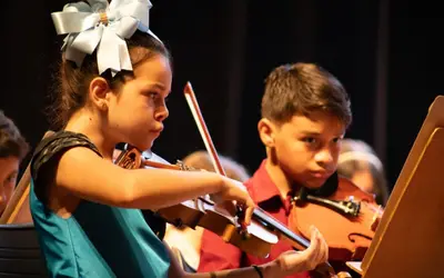 Goiânia: Mais de 100 alunos das Orquestras do Basileu França apresentam 