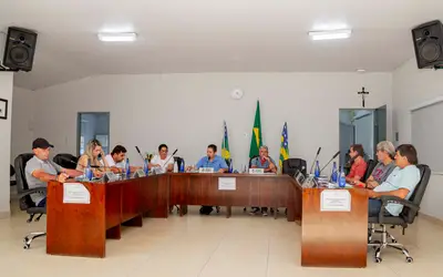 Davinópolis: Câmara Municipal fixa valor de subsídios pagos ao Prefeito, Vice, Secretários, Vereadores e Presidente da Câmara