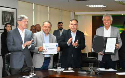 Goiânia: Prefeito Sandro Mabel participa do lançamento do Profissionaliza Goiás ao lado do governador Ronaldo Caiado