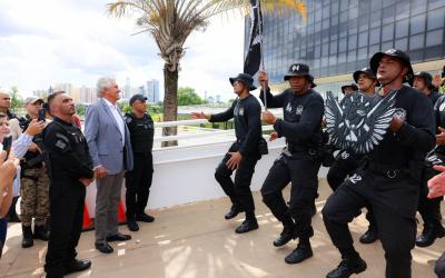 Caiado entrega equipamentos e viaturas para reforçar segurança penitenciária em Goiás