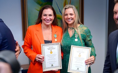 Luciene Peixoto e Lidiana Roncato são homenageadas pelo governador Ronaldo Caiado