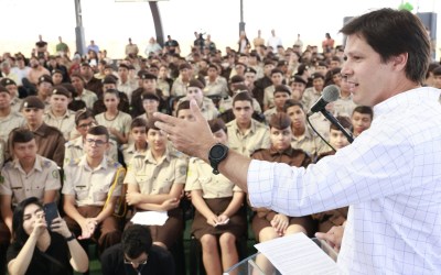 Aparecida de Goiânia: Daniel Vilela destaca avanços na educação durante entrega da reforma de Colégio Militar