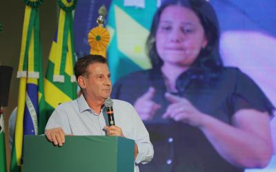 Senador Vanderlan destaca papel do Congresso em pautas do agro, durante visita à Tecnoshow 2025